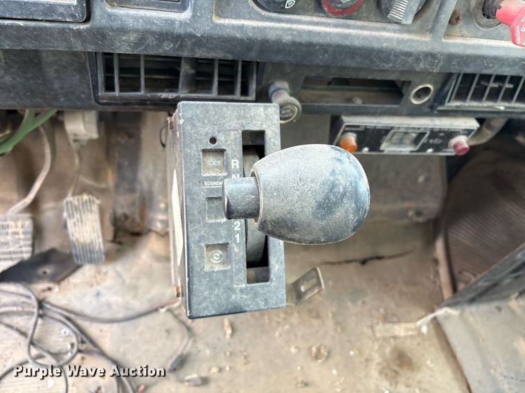 image for item EG8479 2000 International 2554 dump truck