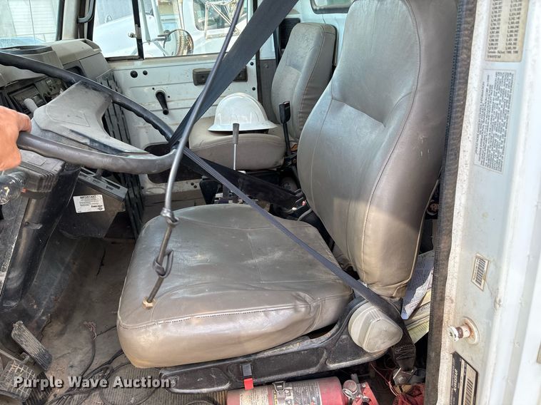 image for item EG8479 2000 International 2554 dump truck