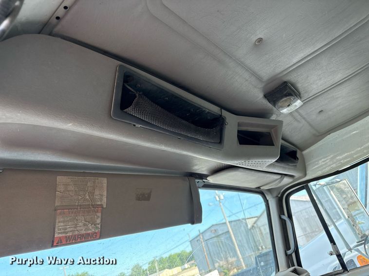 image for item EG8479 2000 International 2554 dump truck