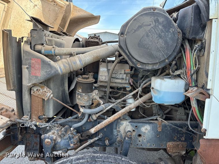 image for item EG8479 2000 International 2554 dump truck