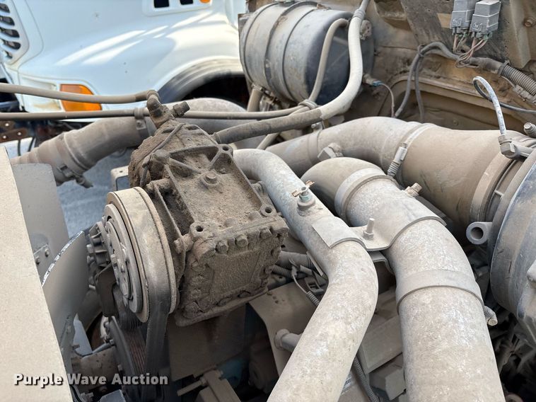 image for item EG8479 2000 International 2554 dump truck