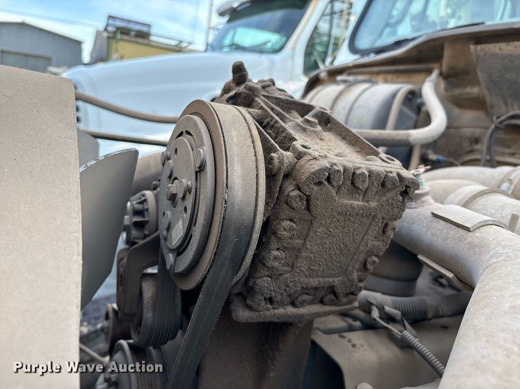 image for item EG8479 2000 International 2554 dump truck