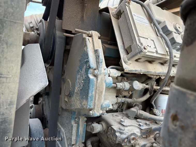 image for item EG8479 2000 International 2554 dump truck