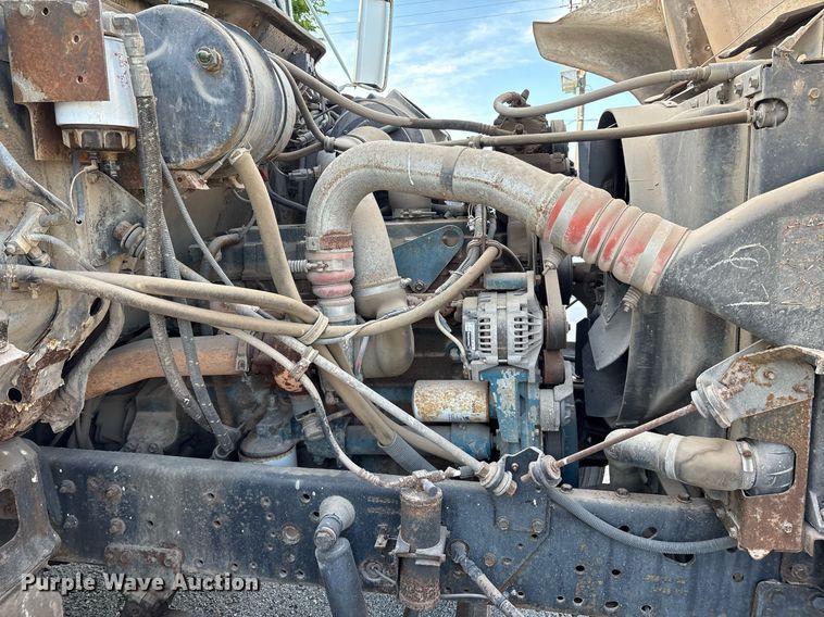 image for item EG8479 2000 International 2554 dump truck