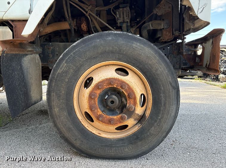 image for item EG8479 2000 International 2554 dump truck