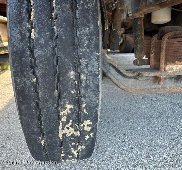 image for item EG8479 2000 International 2554 dump truck