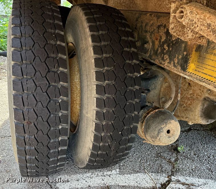 image for item EG8479 2000 International 2554 dump truck