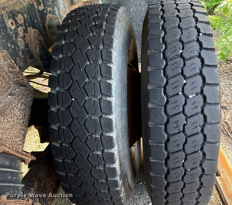 image for item EG8479 2000 International 2554 dump truck