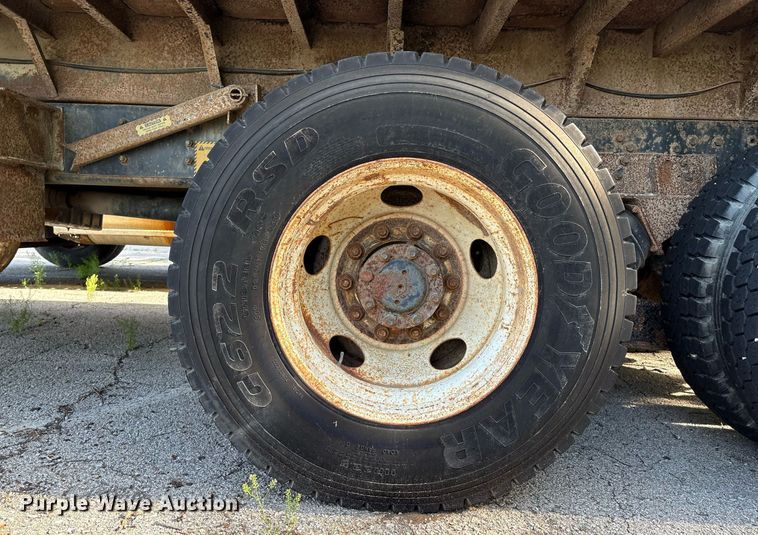 image for item EG8479 2000 International 2554 dump truck