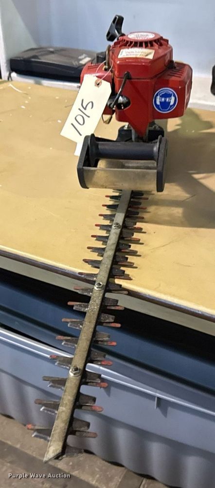 image for item EG8483 Little Wonder 2224D hedge trimmer