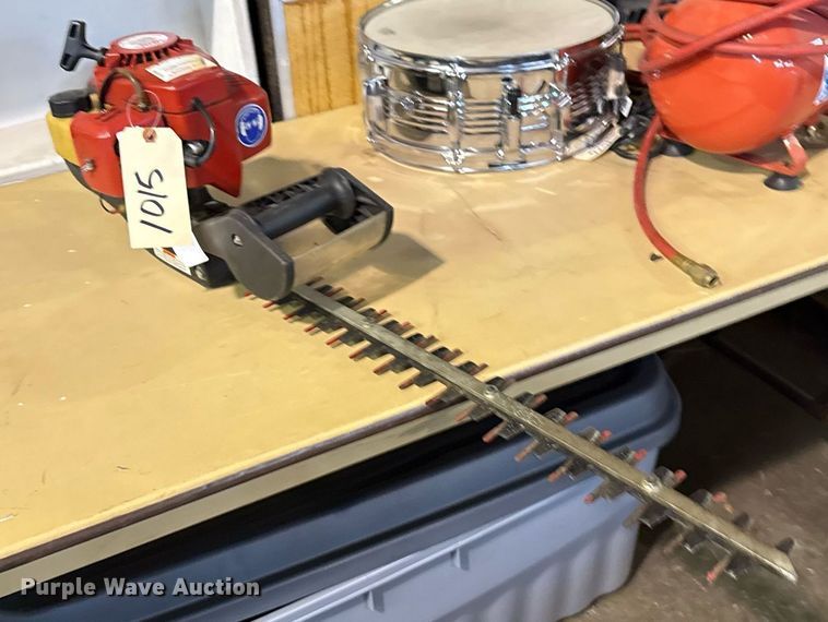 image for item EG8483 Little Wonder 2224D hedge trimmer