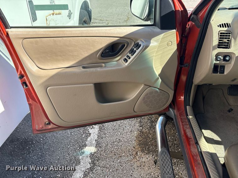 image for item EG8487 2006 Ford Escape XLT SUV