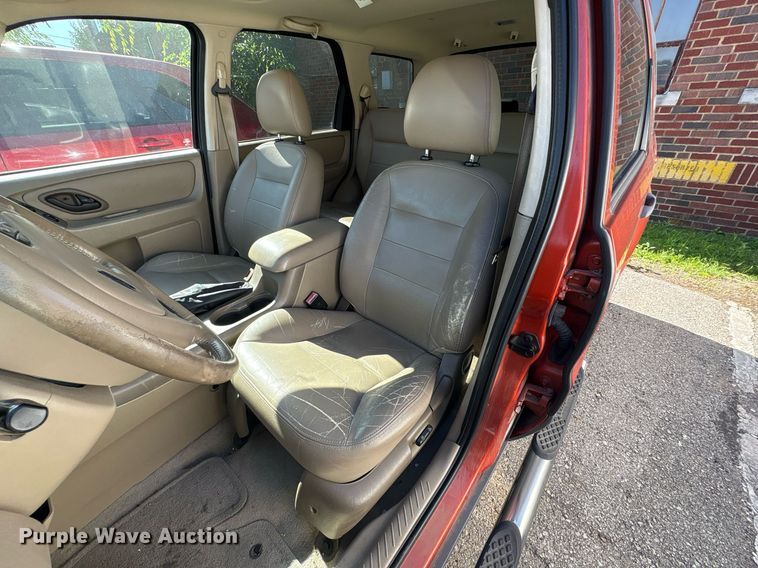 image for item EG8487 2006 Ford Escape XLT SUV