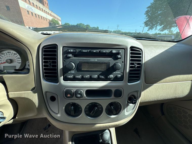 image for item EG8487 2006 Ford Escape XLT SUV