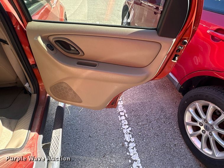 image for item EG8487 2006 Ford Escape XLT SUV