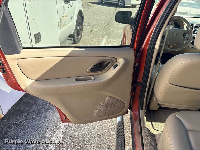 image for item EG8487 2006 Ford Escape XLT SUV