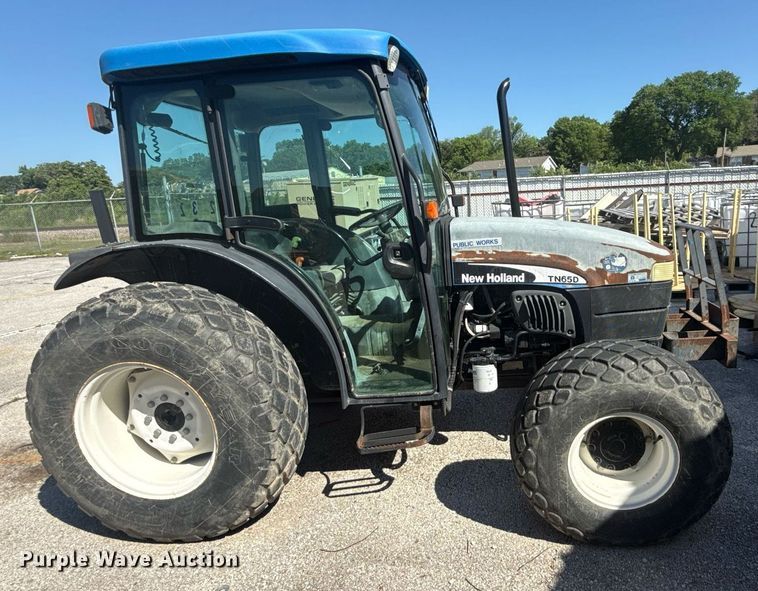 image for item EG8491 2003 New Holland TN65D MFWD tractor