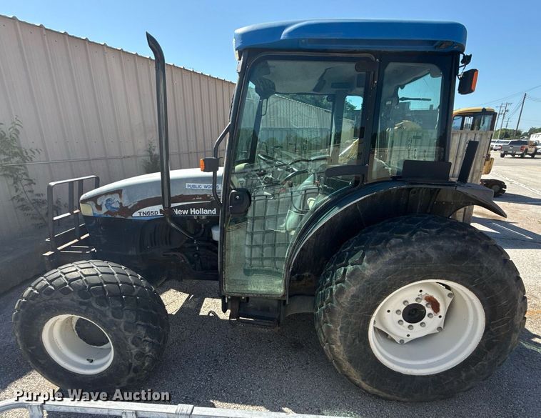 image for item EG8491 2003 New Holland TN65D MFWD tractor