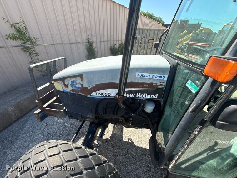 image for item EG8491 2003 New Holland TN65D MFWD tractor