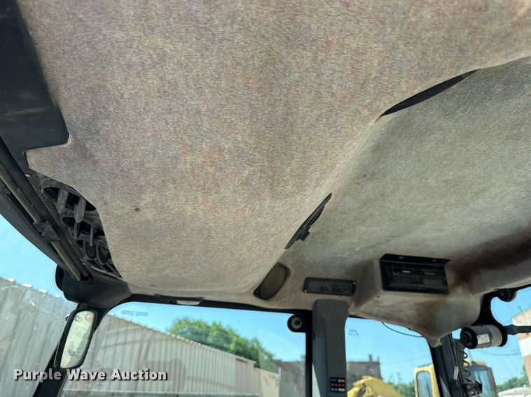 image for item EG8491 2003 New Holland TN65D MFWD tractor