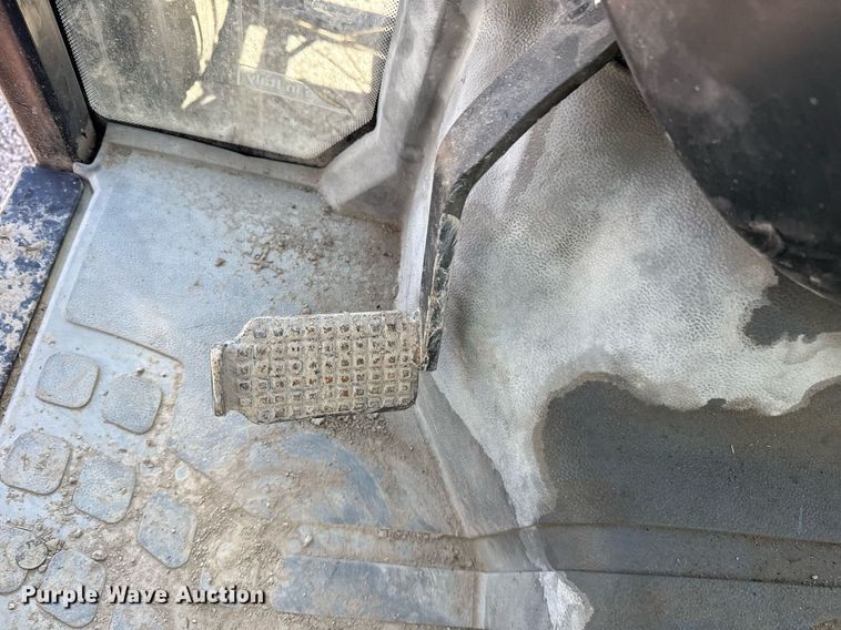 image for item EG8491 2003 New Holland TN65D MFWD tractor