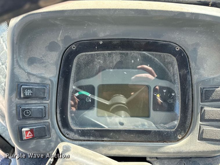 image for item EG8491 2003 New Holland TN65D MFWD tractor