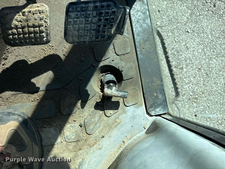 image for item EG8491 2003 New Holland TN65D MFWD tractor