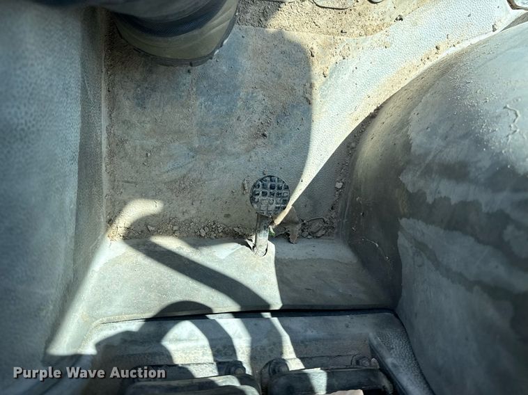 image for item EG8491 2003 New Holland TN65D MFWD tractor