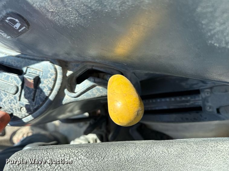 image for item EG8491 2003 New Holland TN65D MFWD tractor