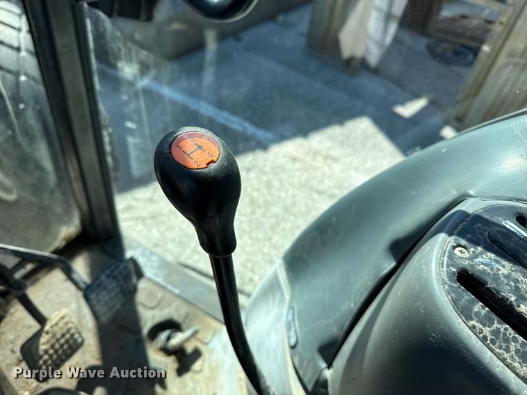 image for item EG8491 2003 New Holland TN65D MFWD tractor