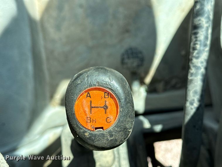 image for item EG8491 2003 New Holland TN65D MFWD tractor