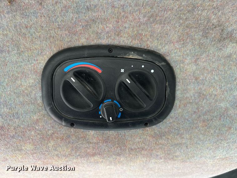 image for item EG8491 2003 New Holland TN65D MFWD tractor