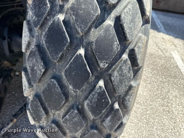 image for item EG8491 2003 New Holland TN65D MFWD tractor