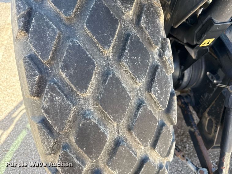 image for item EG8491 2003 New Holland TN65D MFWD tractor