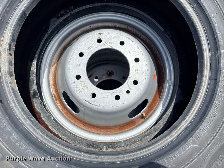 image for item EG8492 (5) tires