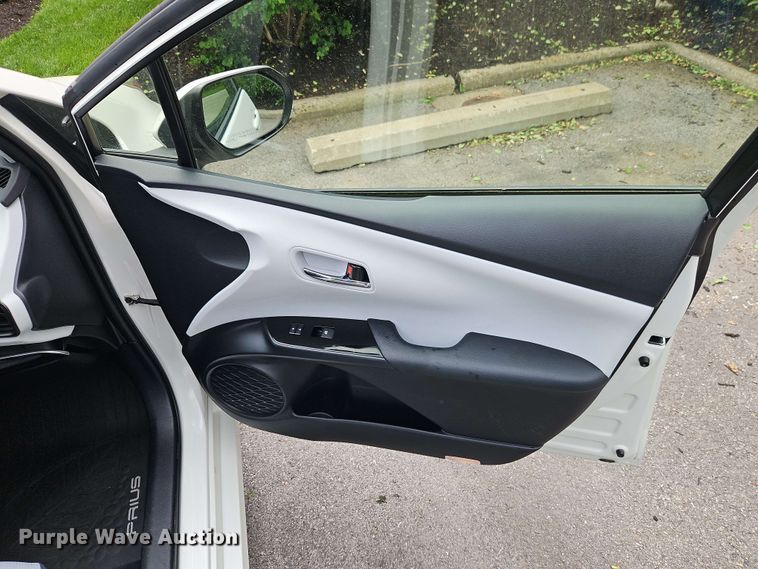 image for item EJ0026 2016 Toyota Prius 