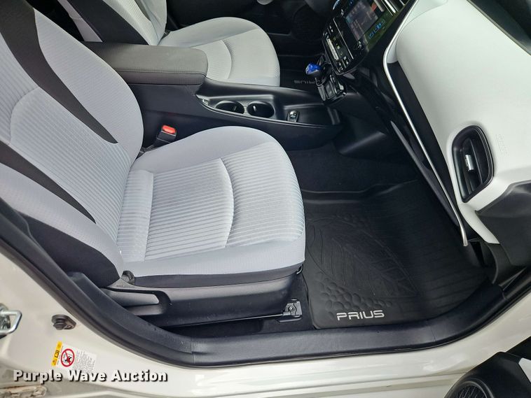 image for item EJ0026 2016 Toyota Prius 