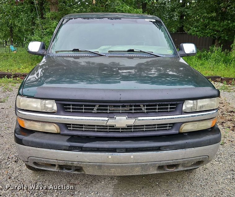 image for item EJ0072 2002 Chevrolet Silverado 1500 Ext. Cab pickup truck