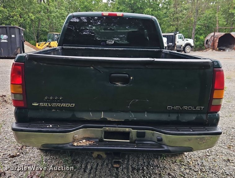 image for item EJ0072 2002 Chevrolet Silverado 1500 Ext. Cab pickup truck