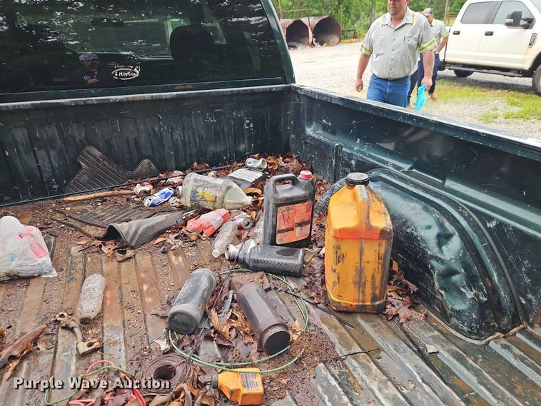 image for item EJ0072 2002 Chevrolet Silverado 1500 Ext. Cab pickup truck