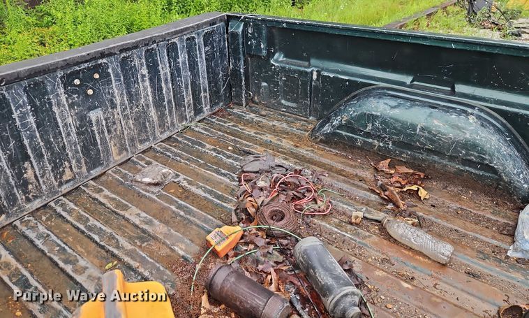 image for item EJ0072 2002 Chevrolet Silverado 1500 Ext. Cab pickup truck