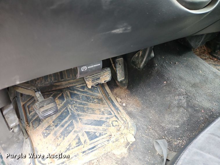 image for item EJ0072 2002 Chevrolet Silverado 1500 Ext. Cab pickup truck