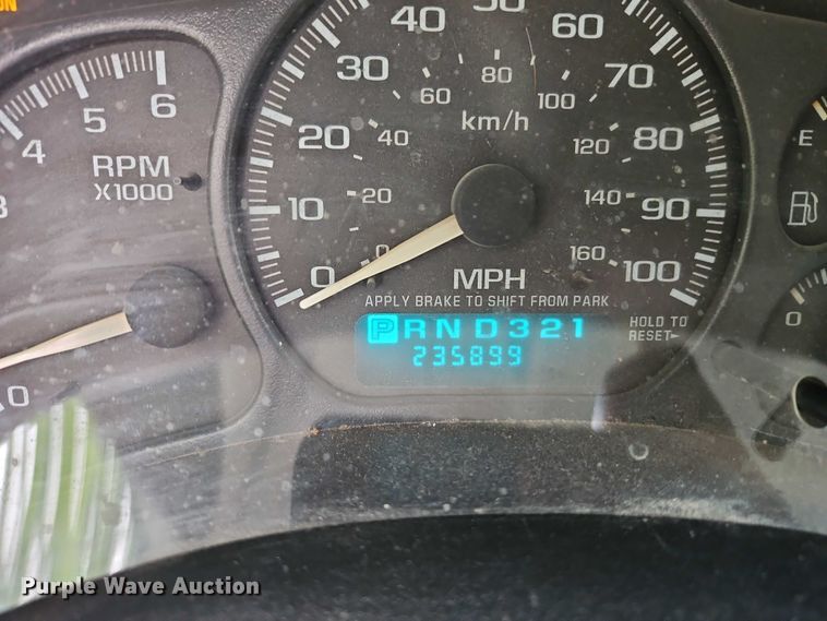 image for item EJ0072 2002 Chevrolet Silverado 1500 Ext. Cab pickup truck