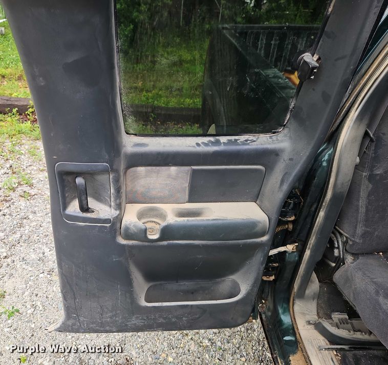 image for item EJ0072 2002 Chevrolet Silverado 1500 Ext. Cab pickup truck