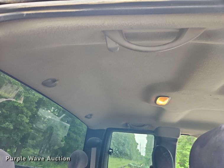 image for item EJ0072 2002 Chevrolet Silverado 1500 Ext. Cab pickup truck