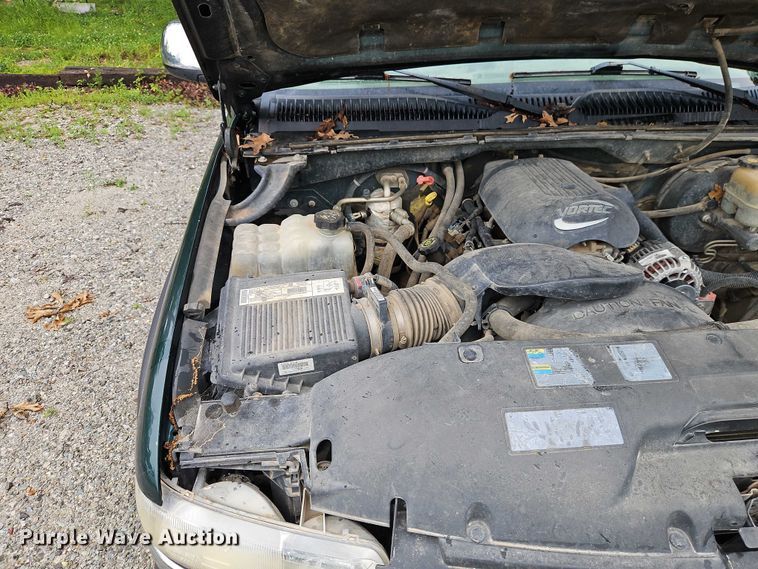 image for item EJ0072 2002 Chevrolet Silverado 1500 Ext. Cab pickup truck