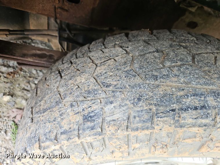 image for item EJ0072 2002 Chevrolet Silverado 1500 Ext. Cab pickup truck