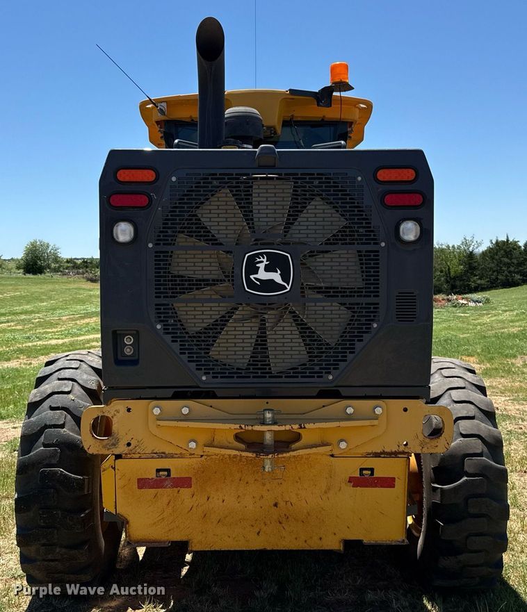 image for item EJ4564 2014 John Deere 672G motor grader