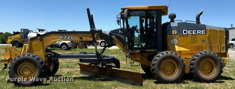 image for item EJ4564 2014 John Deere 672G motor grader