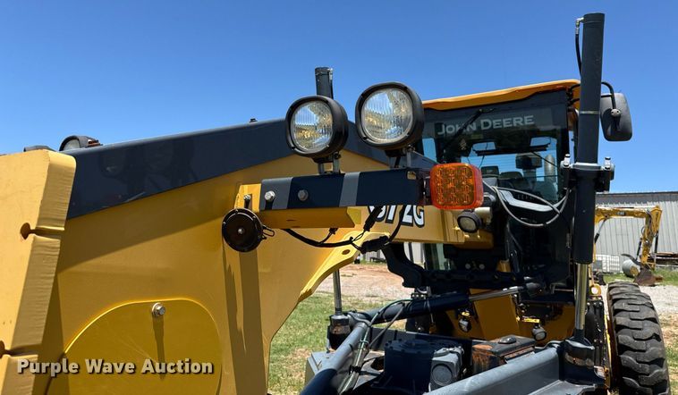 image for item EJ4564 2014 John Deere 672G motor grader